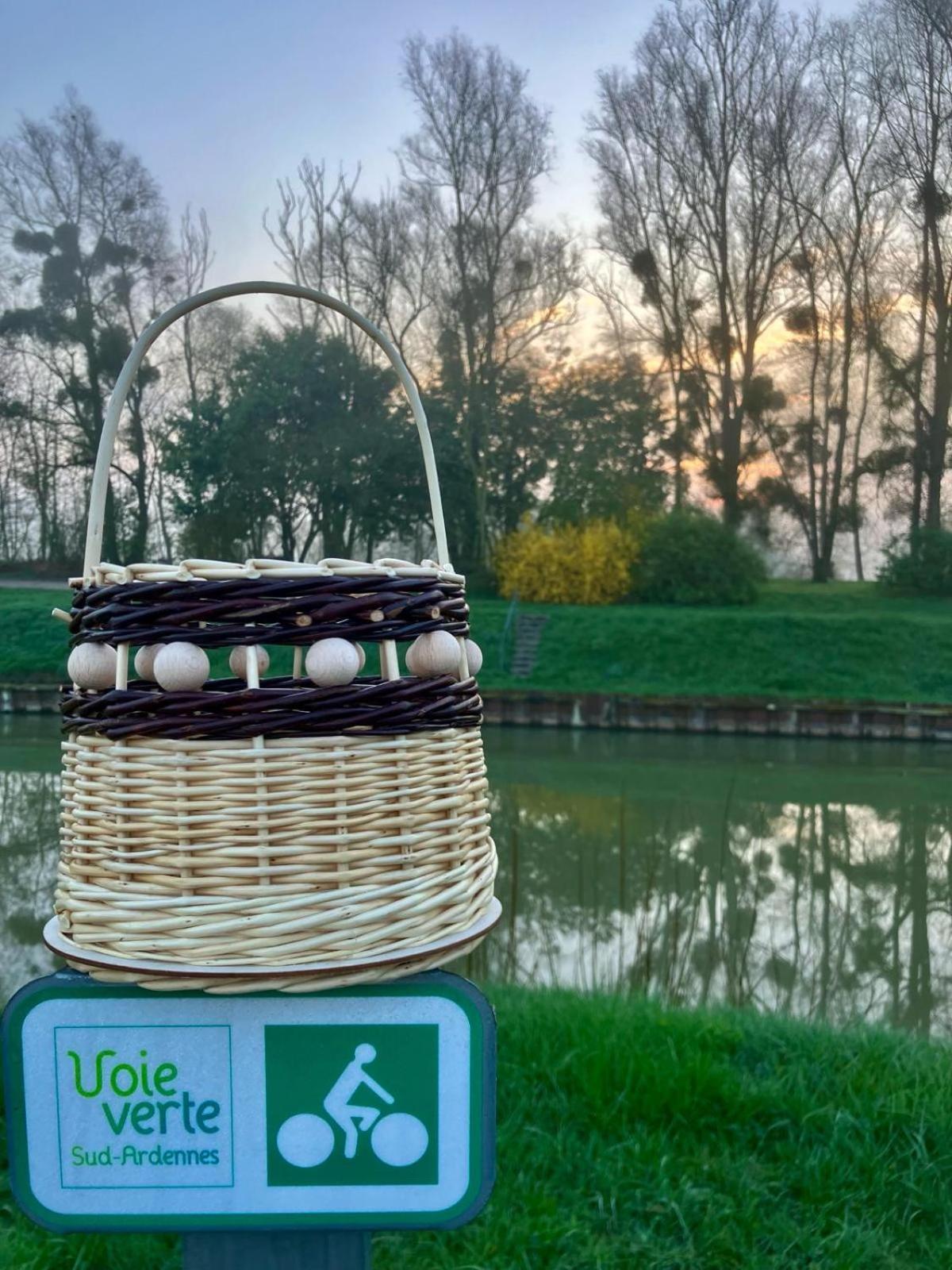 Du Panier Au Gite Vouziers Exterior foto