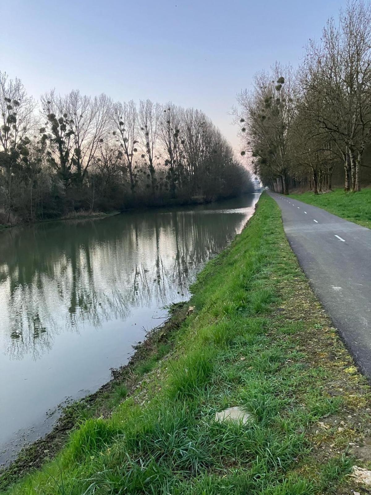 Du Panier Au Gite Vouziers Exterior foto